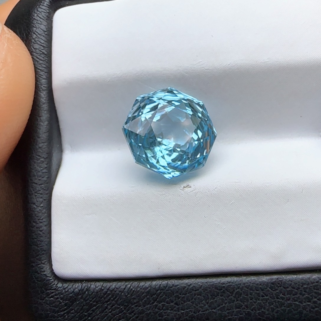 托帕石裸石未镶嵌玫瑰精切10毫米 5.72克拉