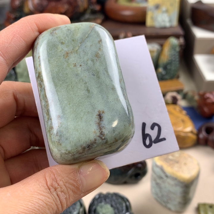 岫岩河磨玉（透闪石质玉）手把件有瑕未镶嵌?****)