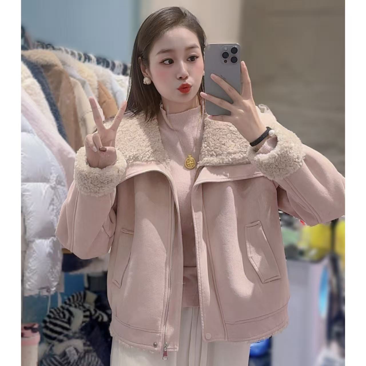 【三懿服饰】冬季新款设计感毛毛外套加绒加厚短款外套-3860