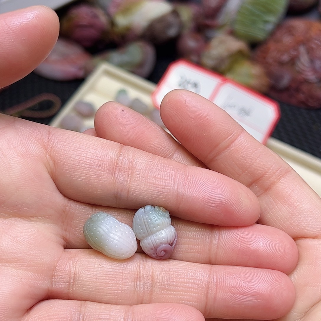 鹿***与玛瑙/玉髓未镶嵌定制