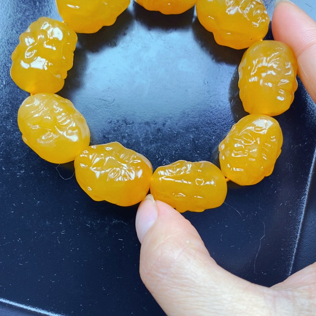 未镶嵌石英质玉（黄龙玉）颈饰