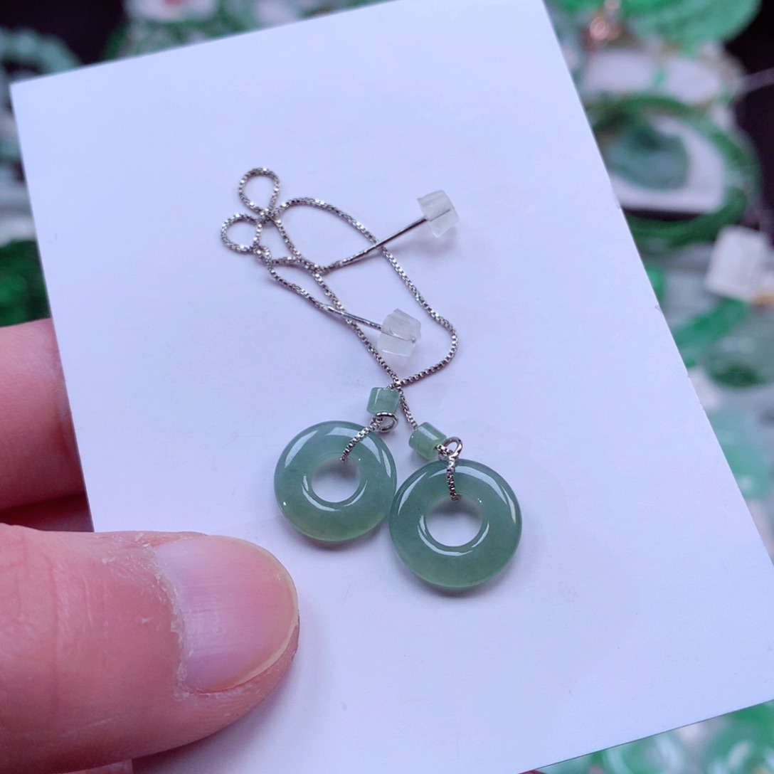 翡翠颈饰未镶嵌翡翠吊坠