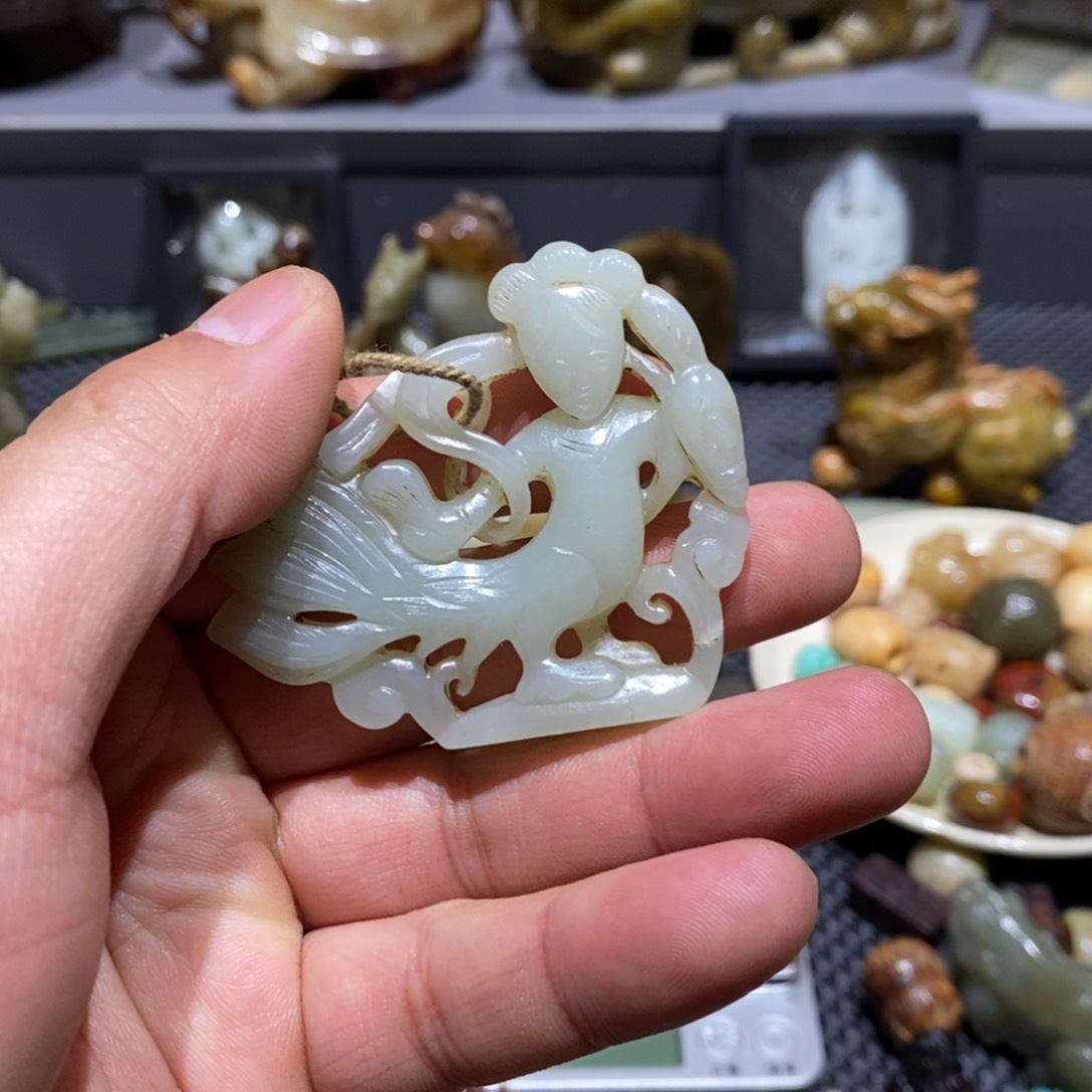 和田玉颈饰未镶嵌