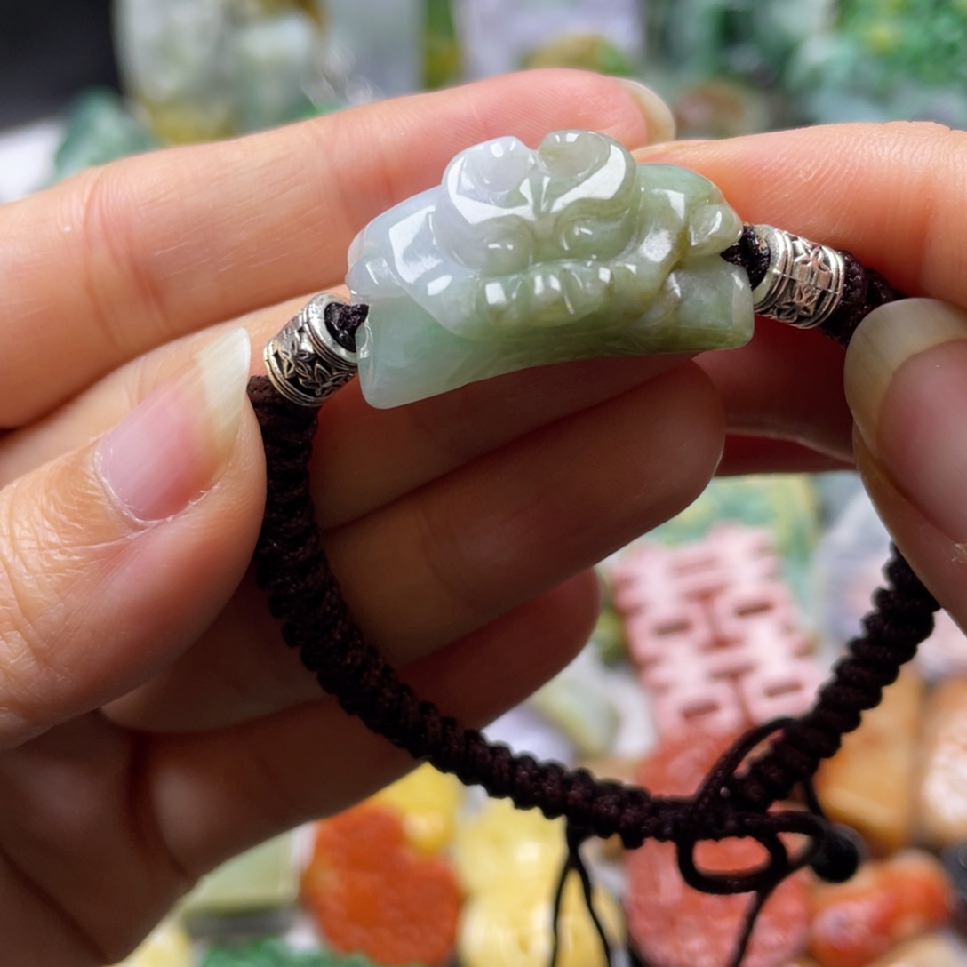 翡翠颈饰未镶嵌牌子