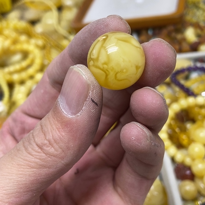 蜜蜡未镶嵌裸石吊坠