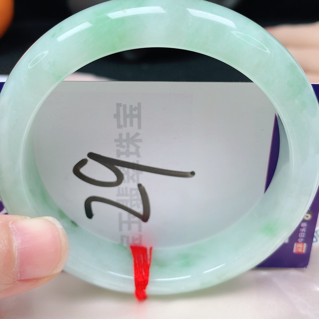 翡翠手镯未镶嵌58圈口
