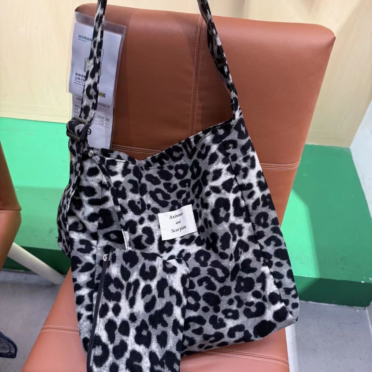 韩系复古豹纹毛呢帆布包女秋冬大容量托特包学院风通勤单肩斜挎包