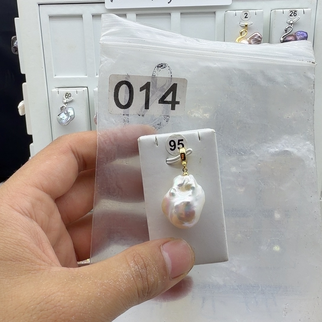 淡水珍珠颈饰合金