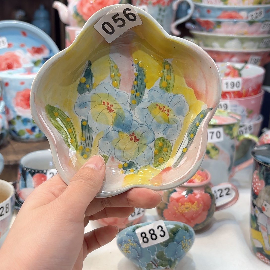 瓷片兔兔好e mo mo w w wu w