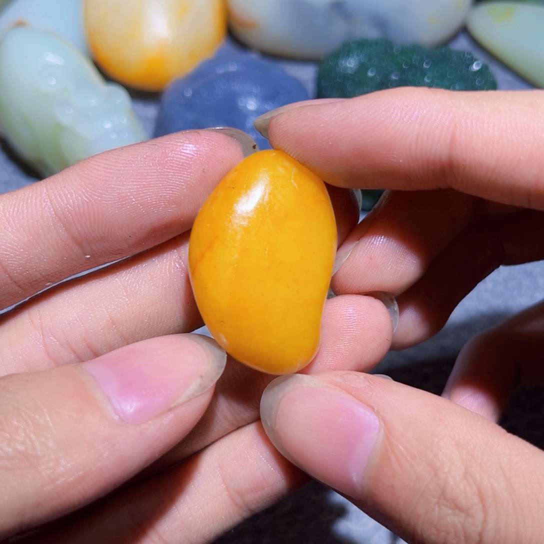 和田玉未镶嵌珠宝奇石