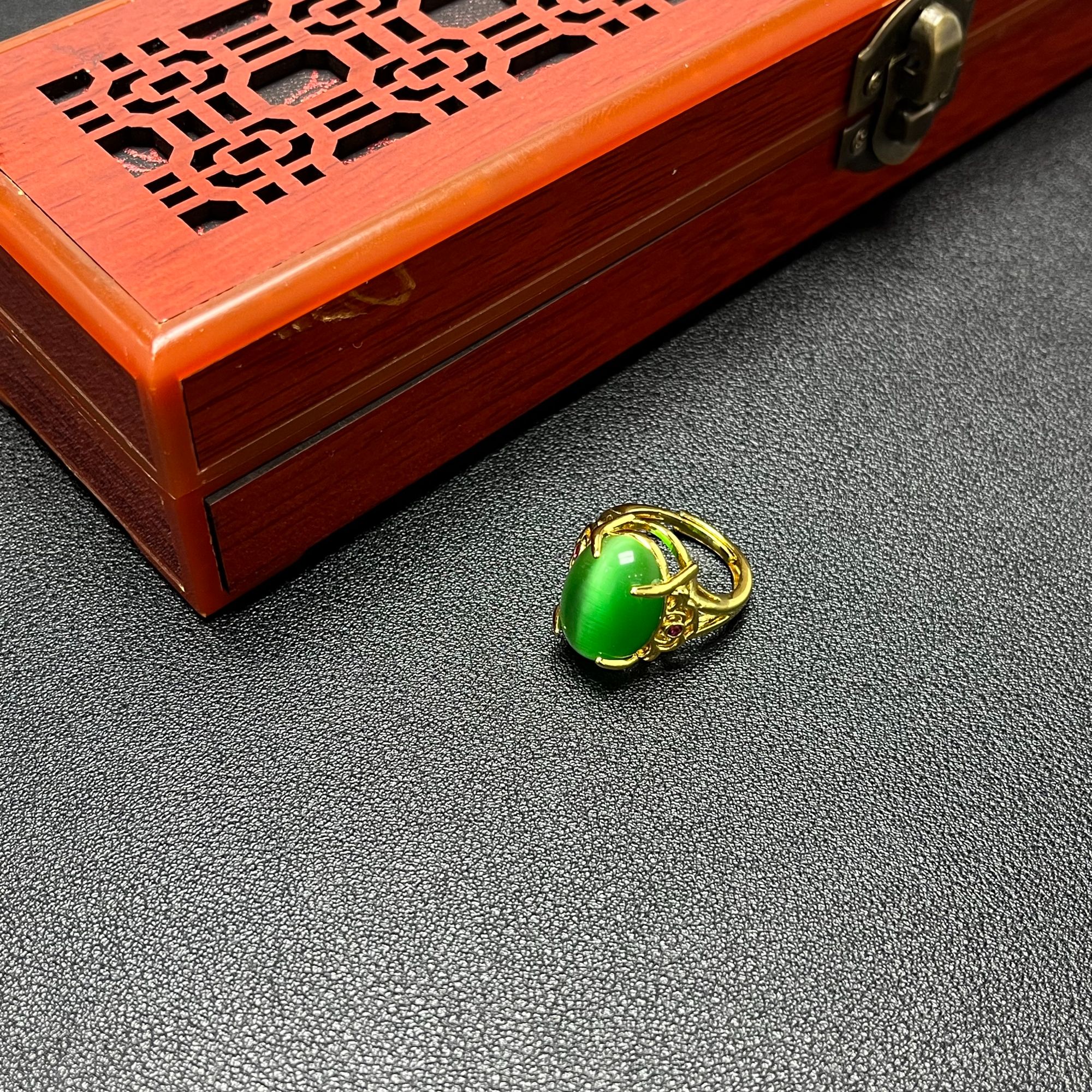 祖母绿*QZY379时尚精美男女同款百搭戒指