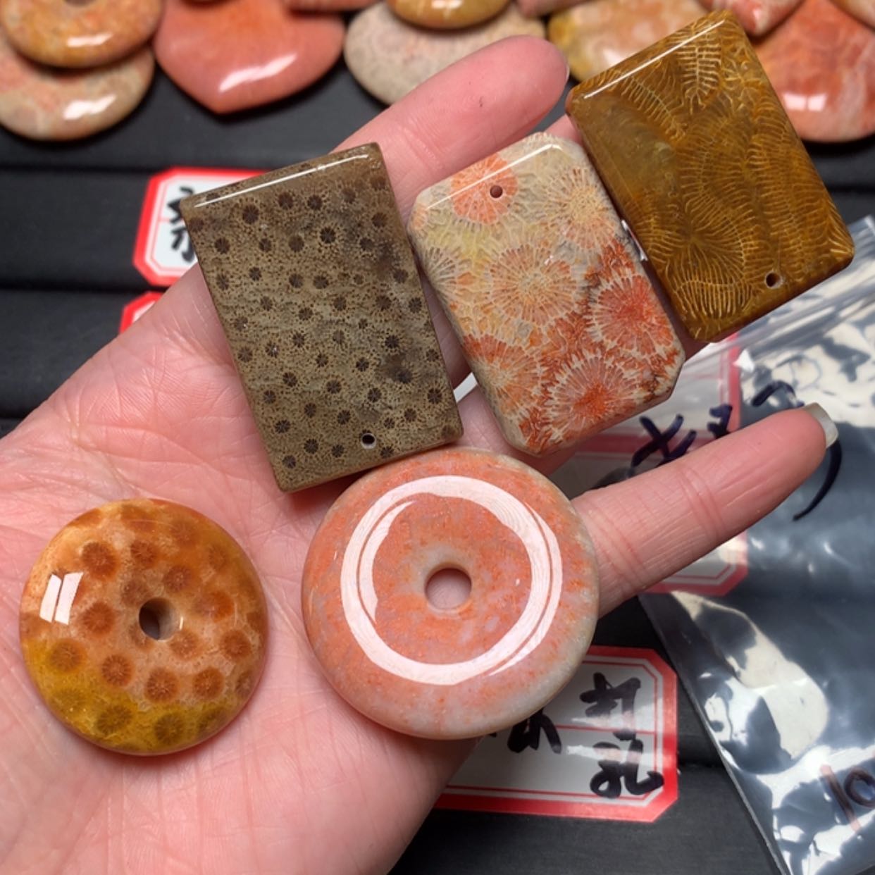 【闪购商品】硅化玉颈饰未镶嵌郝*子