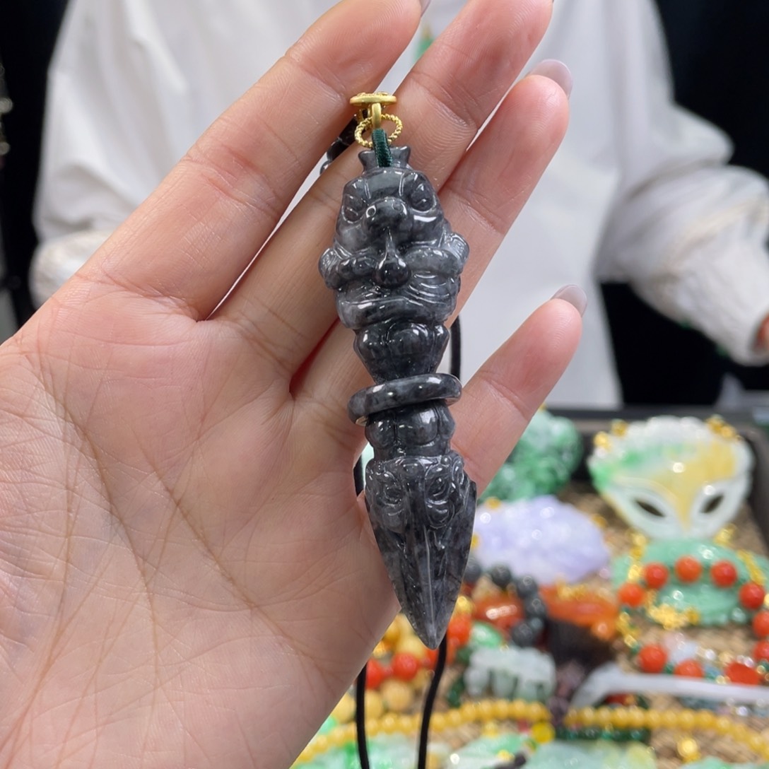 翡翠颈饰未镶嵌代编织