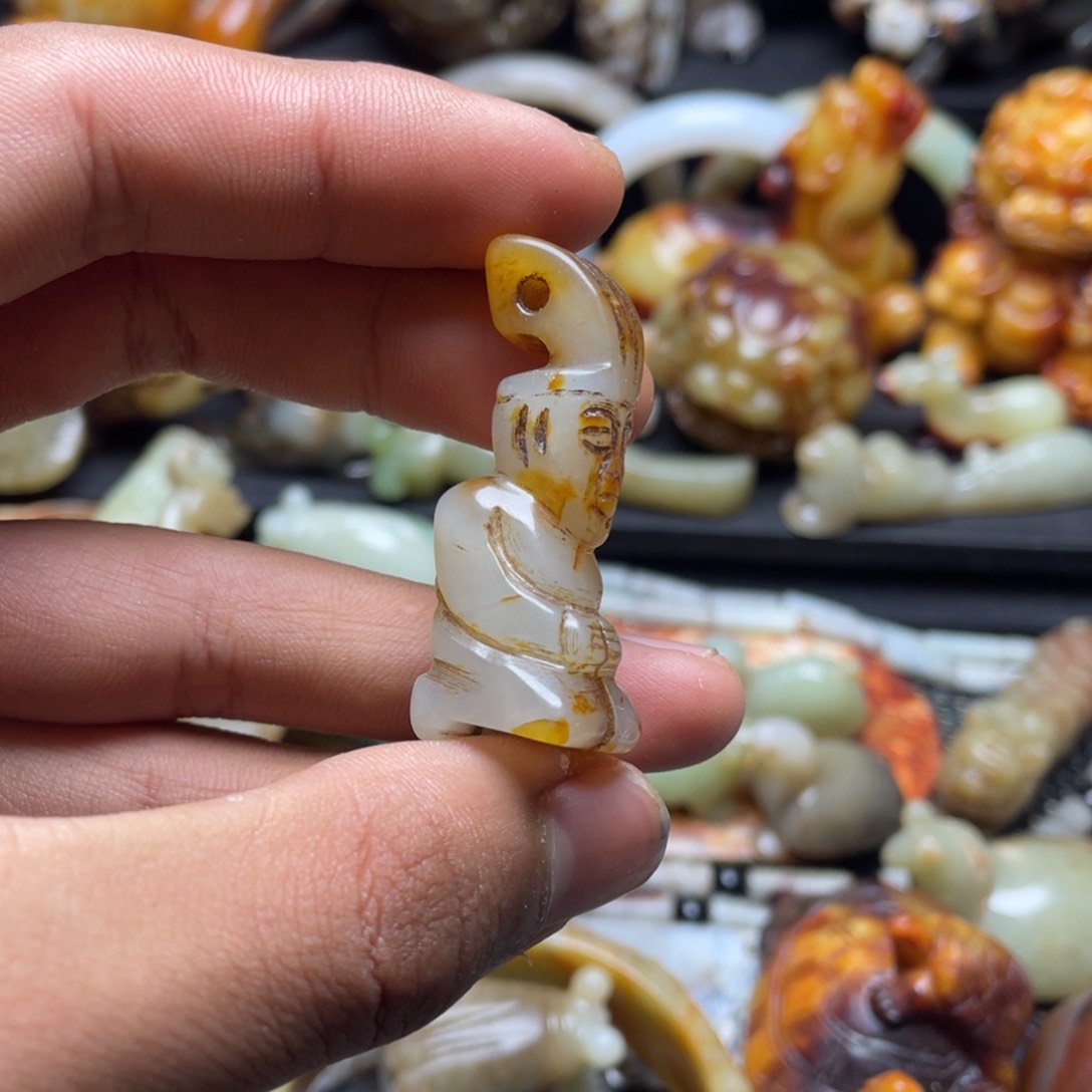 和田玉（糖玉）挂件未镶嵌