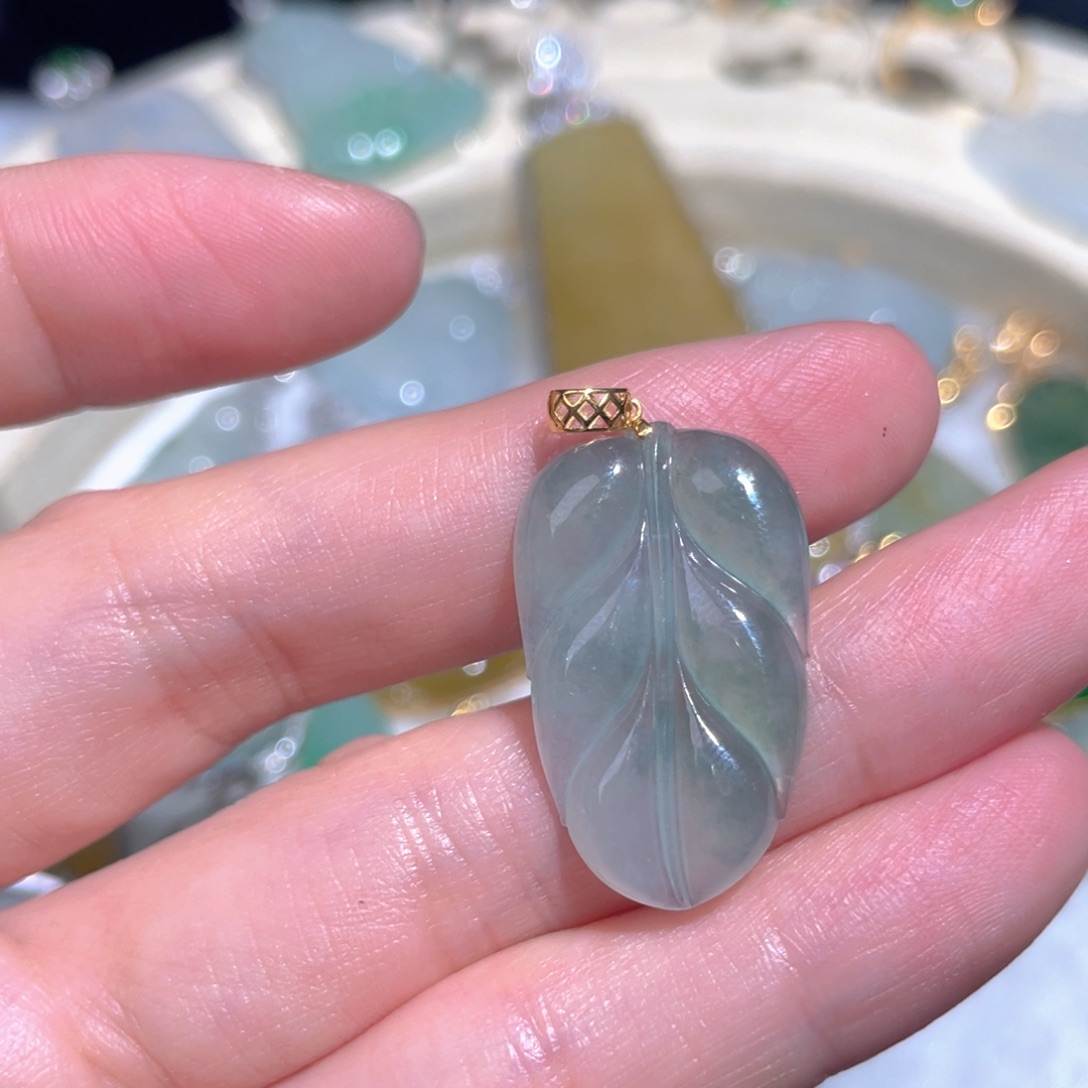 翡翠颈饰18K金镶嵌翡翠