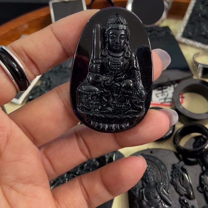 翡翠颈饰未镶嵌土*墨翠