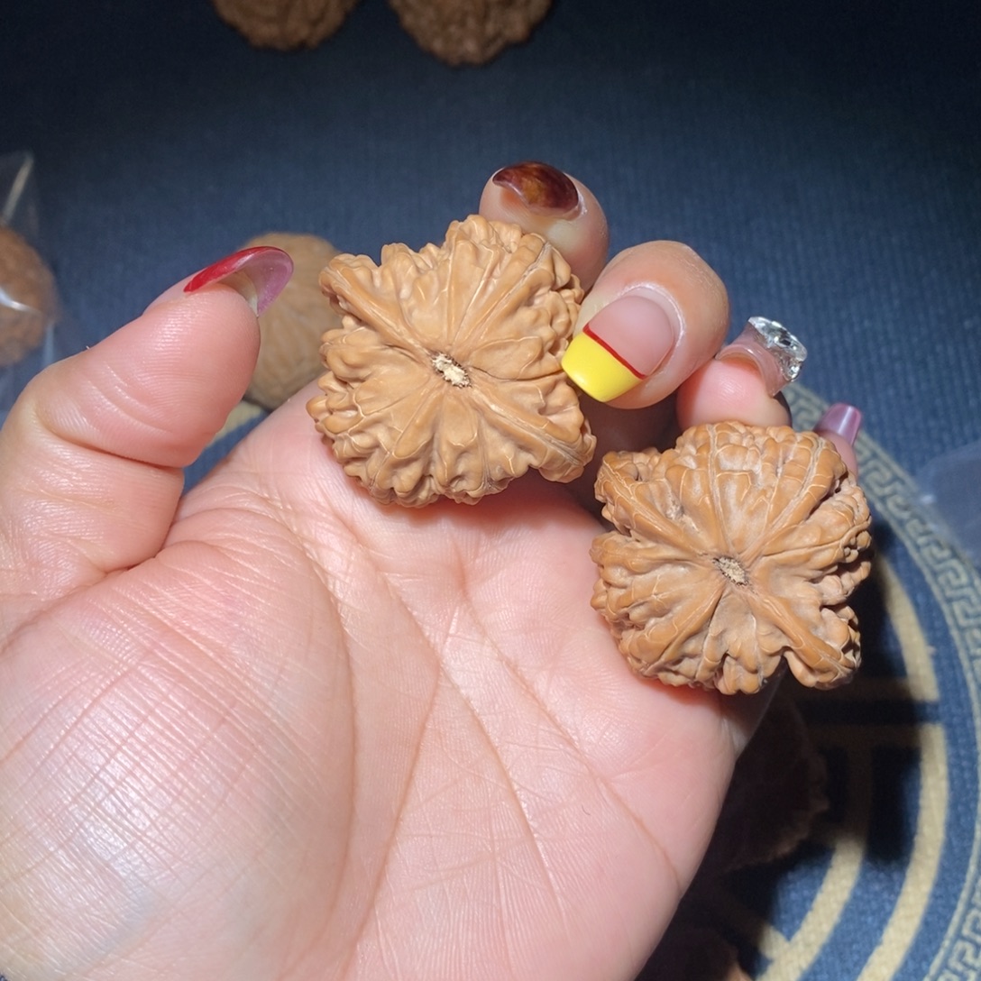 富***。文玩核桃吊坠41尺全品望月