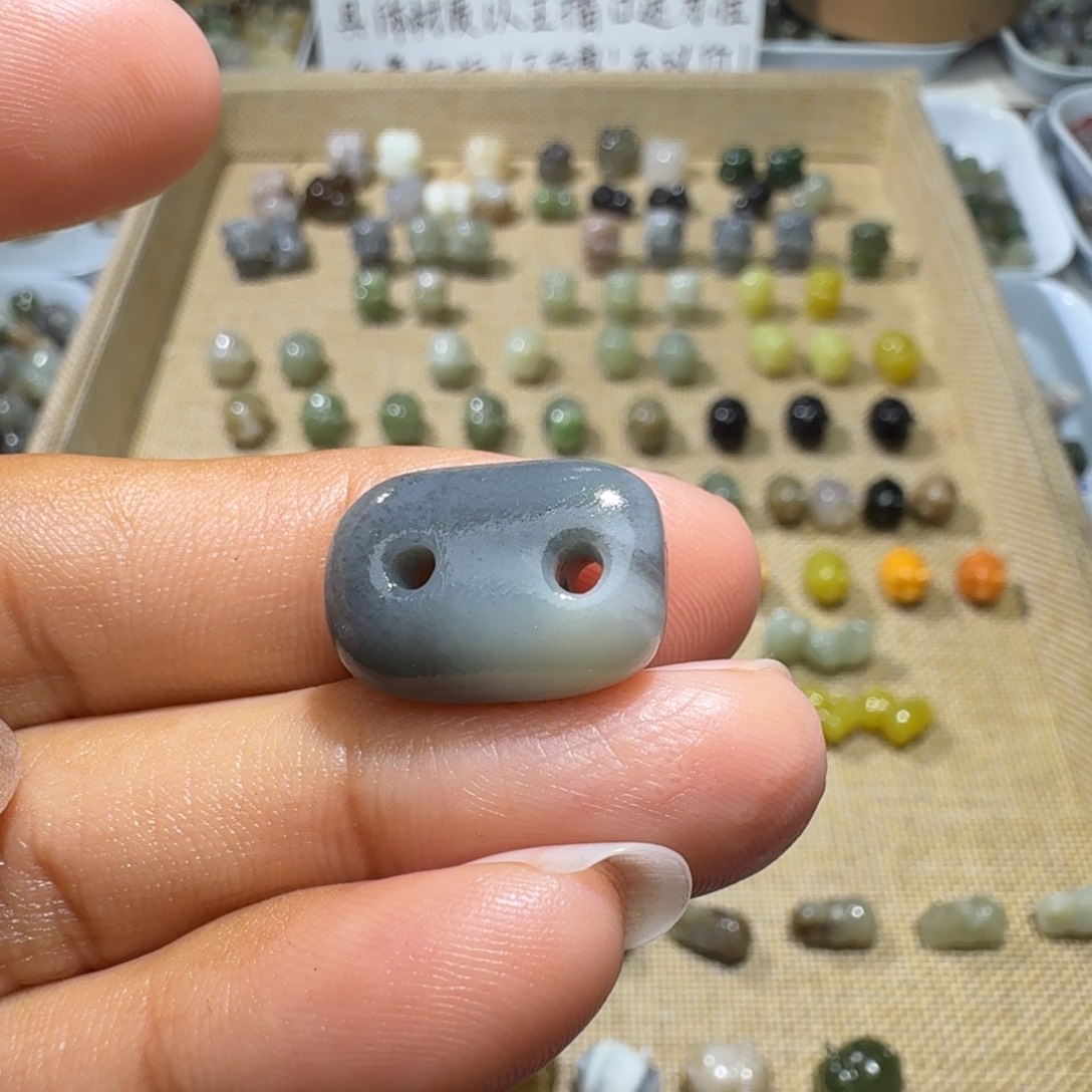 和田玉未镶嵌珠宝奇石