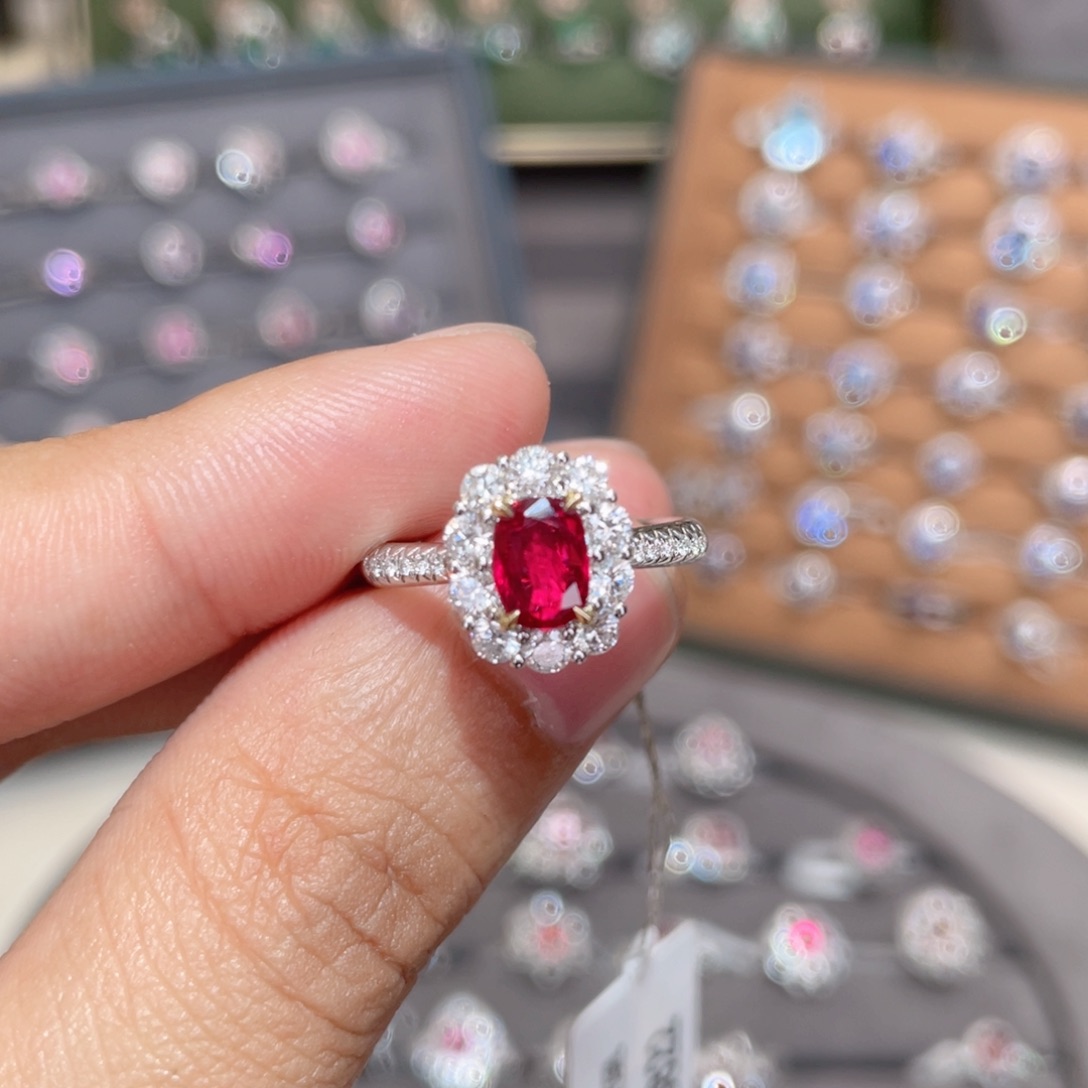 红宝石戒指18K金镶嵌1.02ct 无烧鸽血