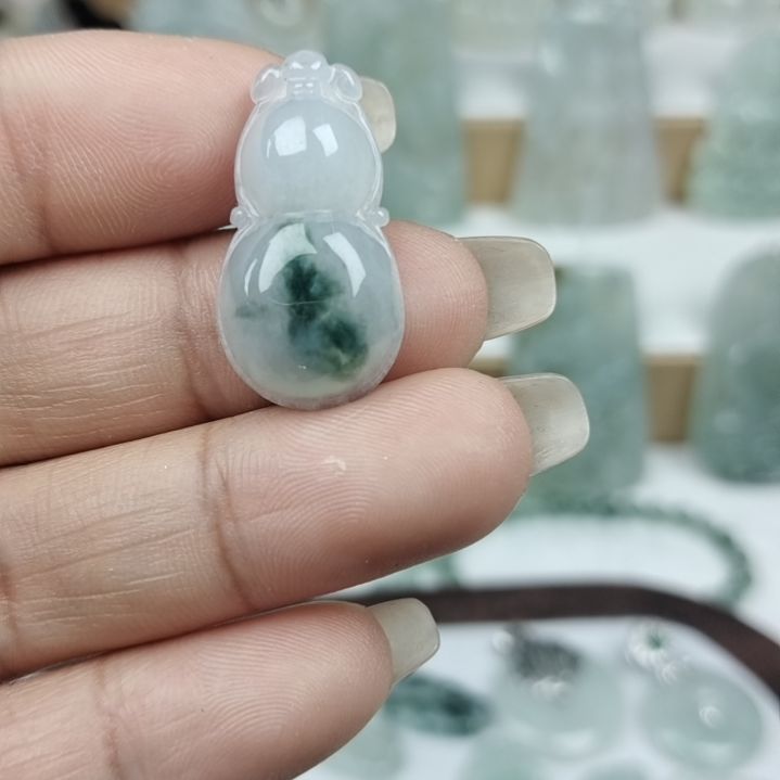 翡翠颈饰未镶嵌天然面料一或福禄。