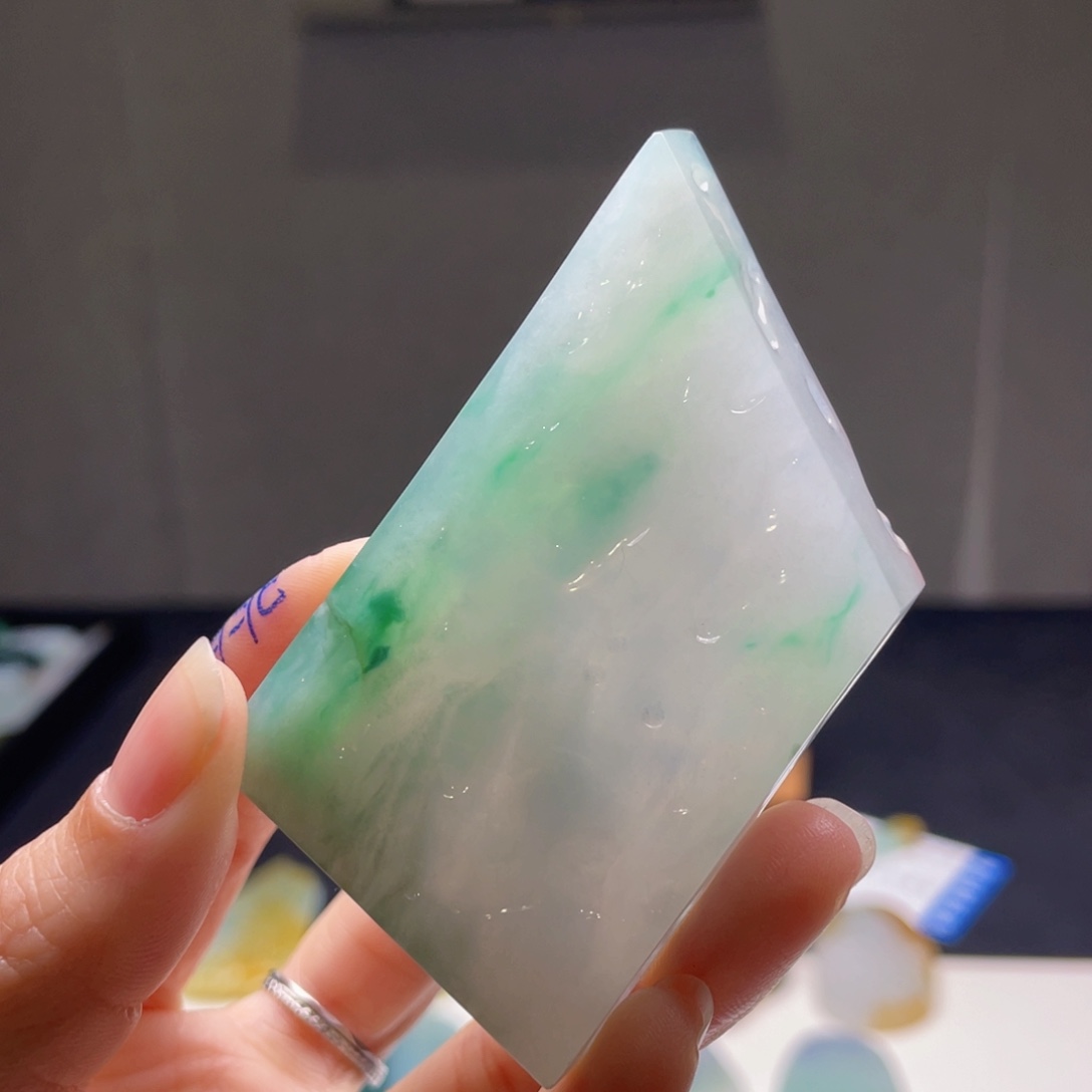 定制翡翠未镶嵌包工包料