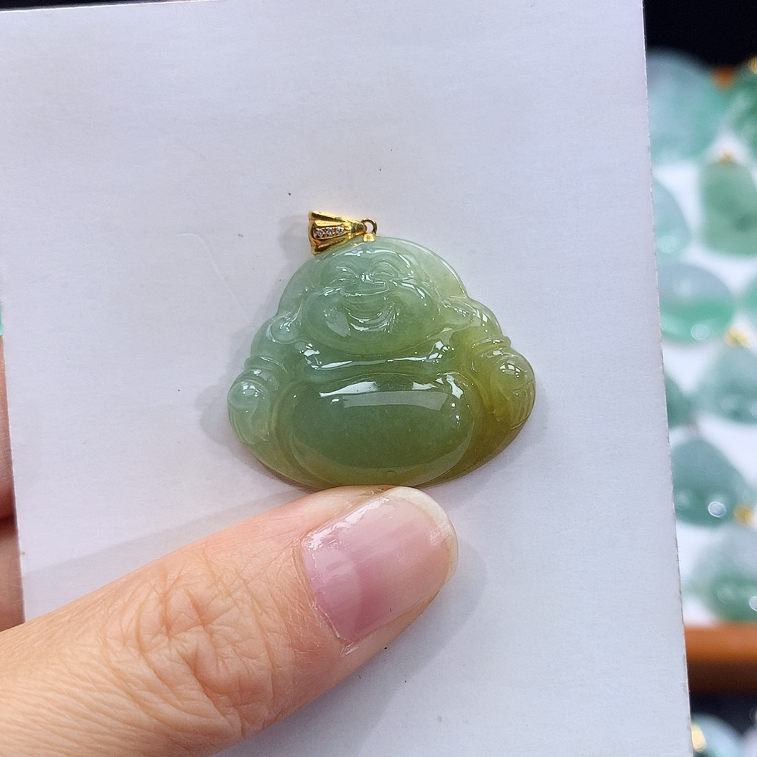 翡翠18K金镶嵌颈饰翡翠吊坠