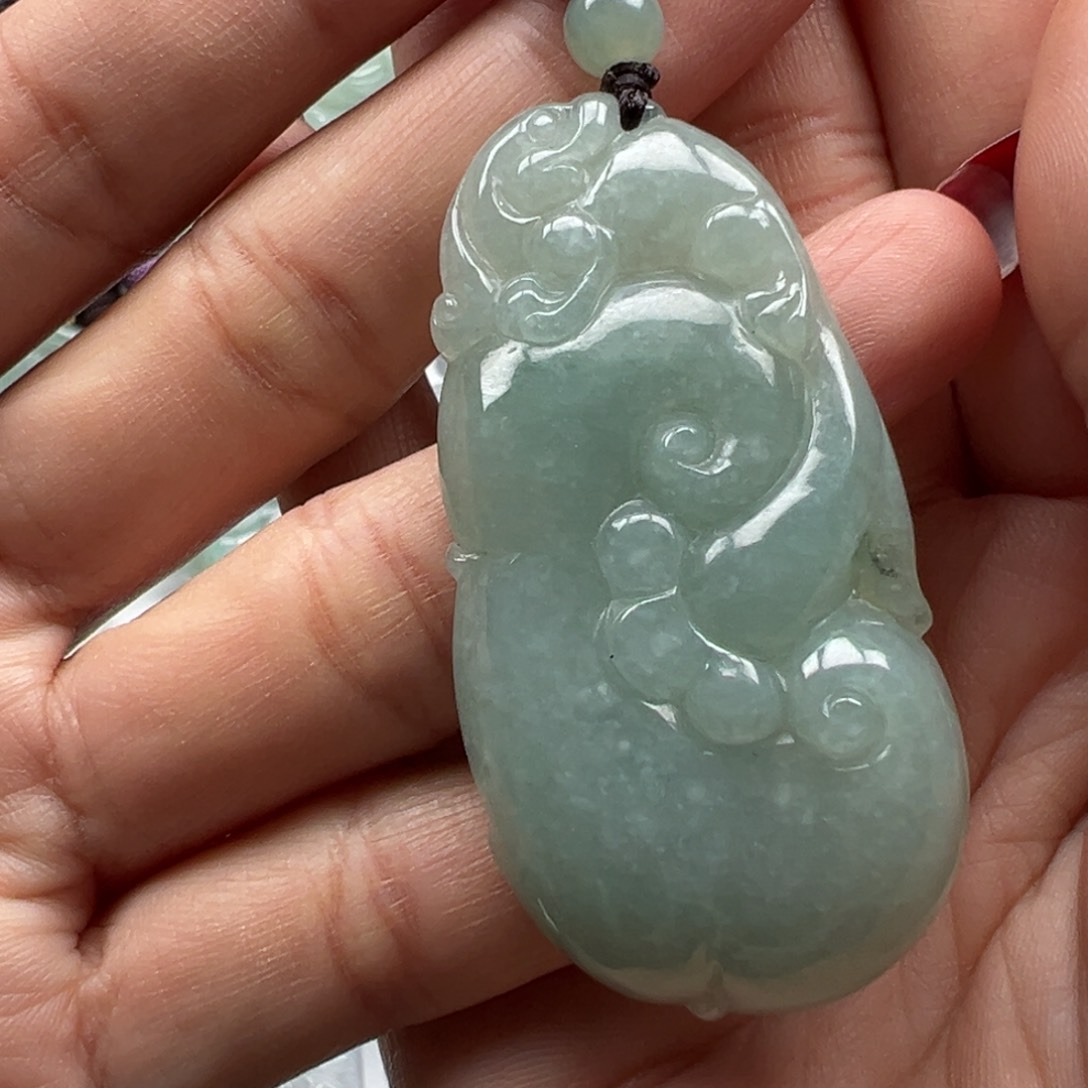 翡翠颈饰未镶嵌如意