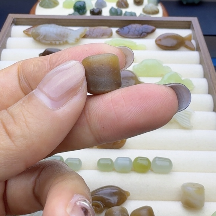 林***月和田玉（糖玉）未镶嵌车挂