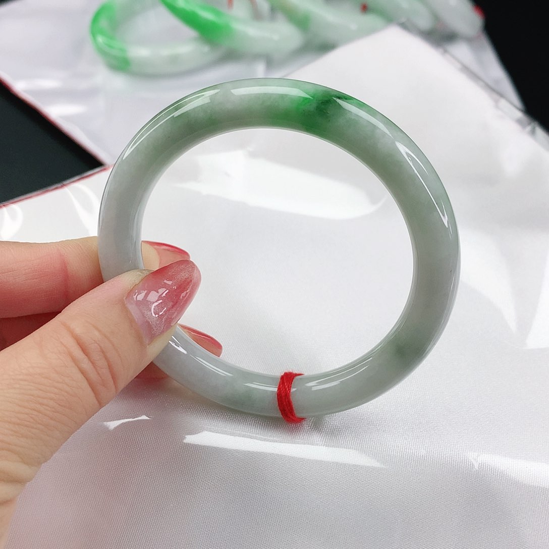 翡翠手镯未镶嵌翡翠077