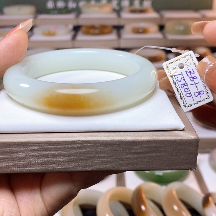 和田玉手镯56.57未镶嵌