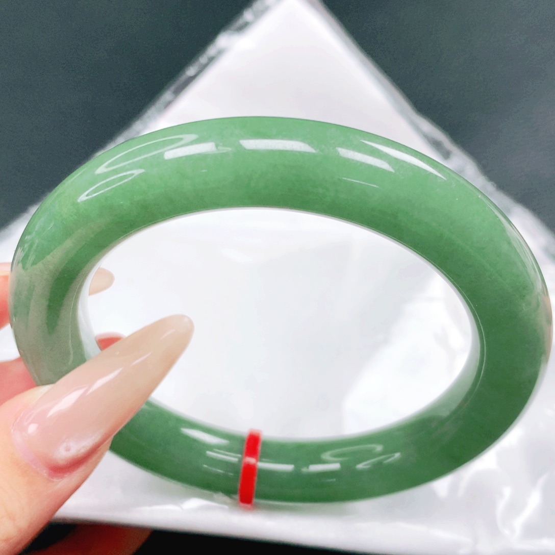 翡翠未镶嵌手镯57