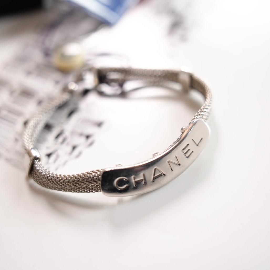 Chanel 银色字母双层手链