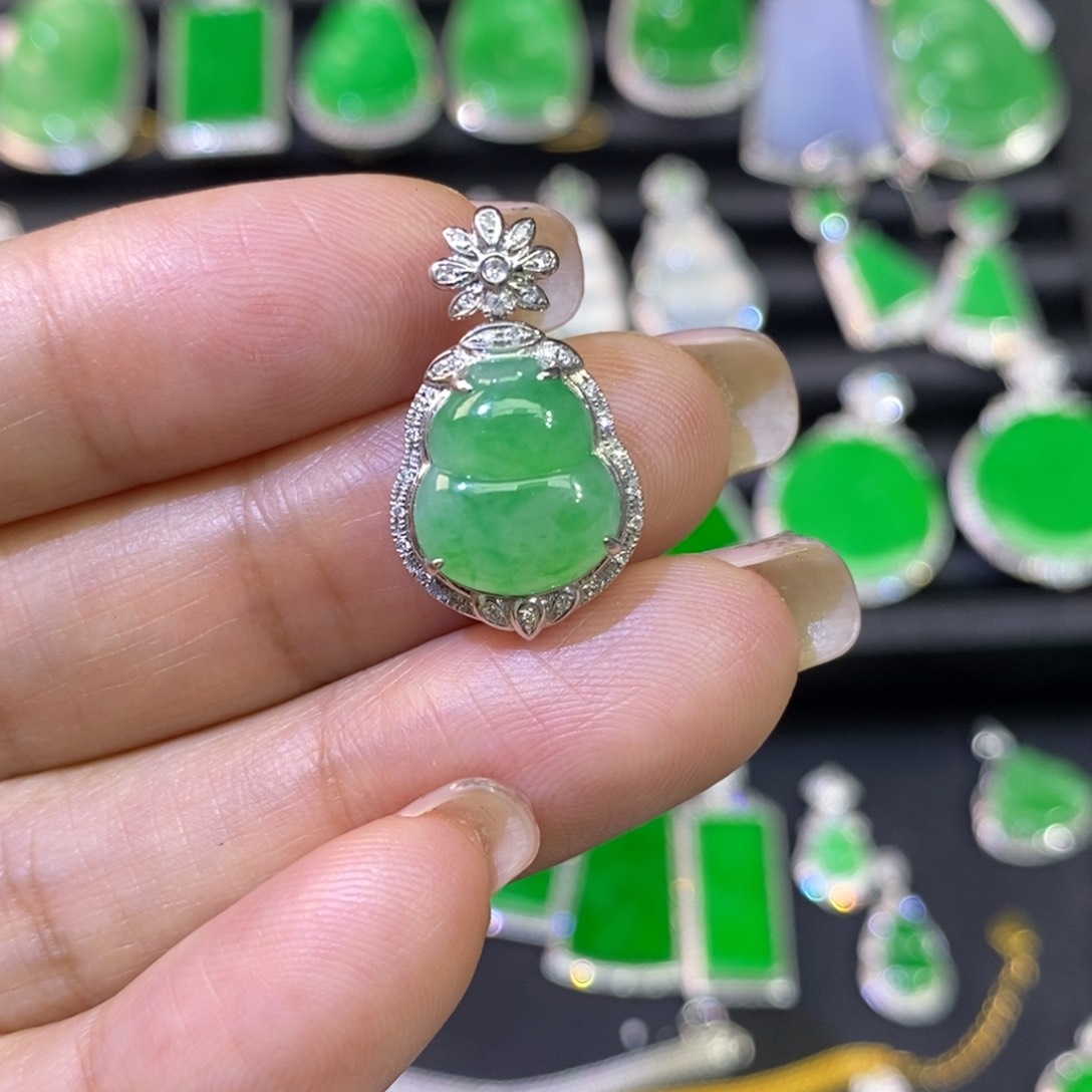 翡翠吊坠(不含链)18K金镶嵌吊坠