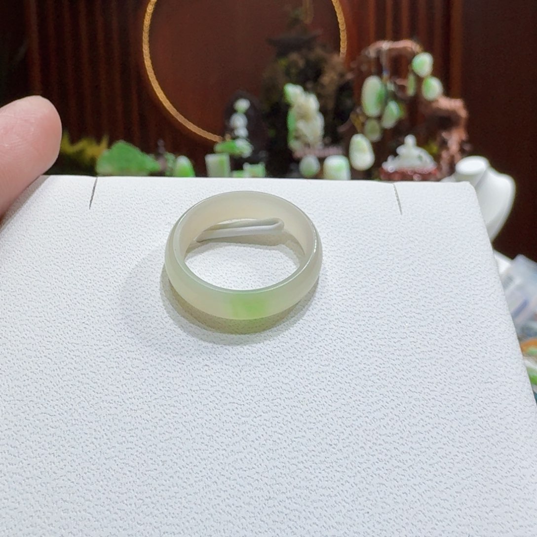 和田玉和田玉翠青卡18戒圈未镶嵌