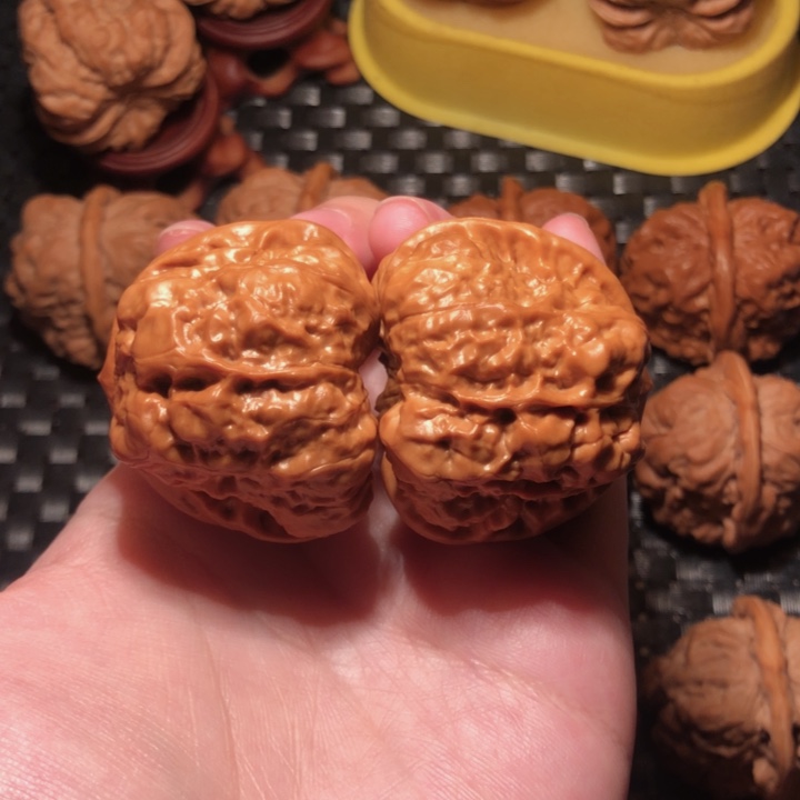 把件文玩核桃42超大腿鱼籽纹