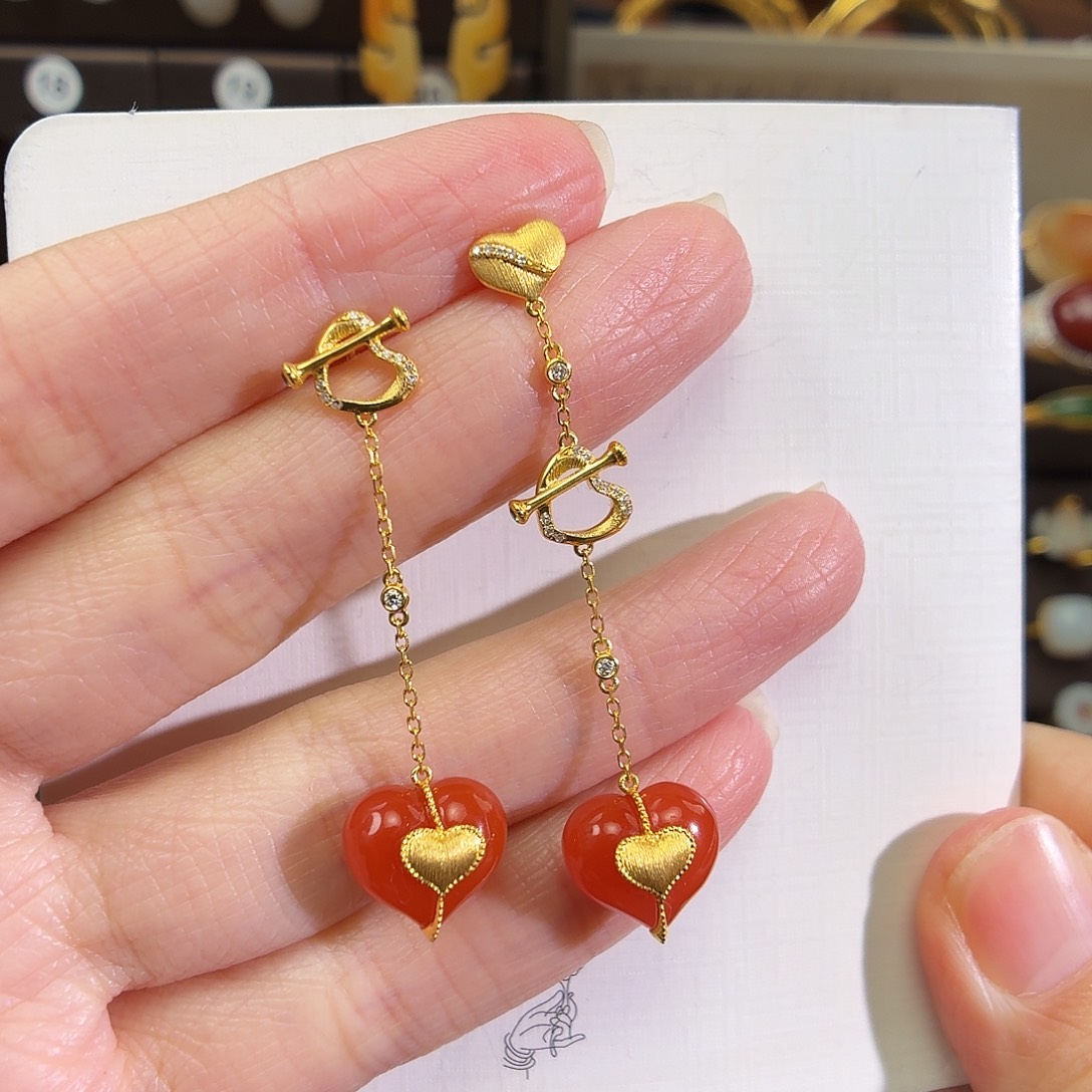 18K金镶嵌耳饰南红玛瑙