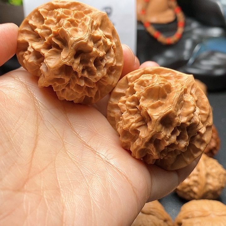 文玩核桃吊坠龙鳞44尺