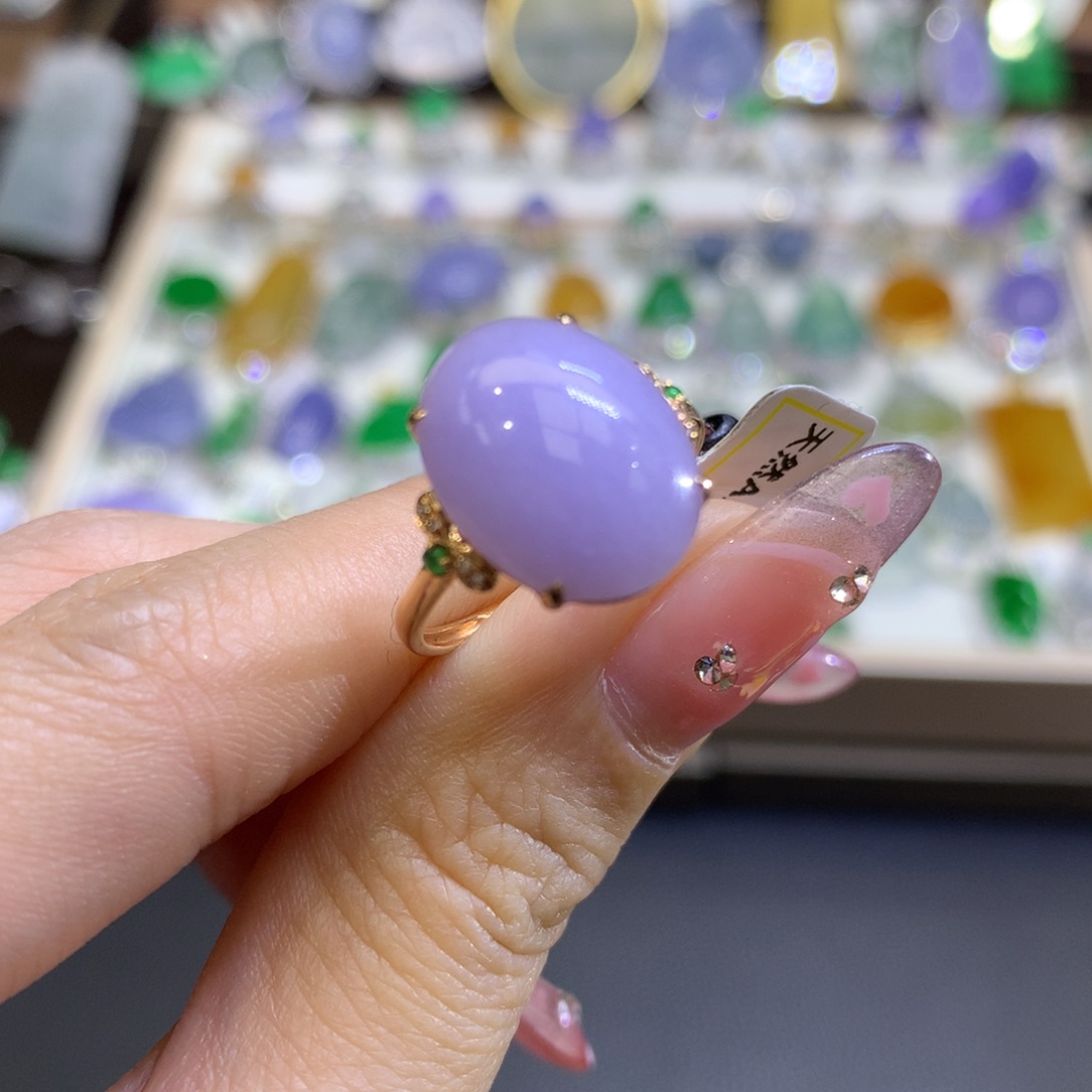 翡翠颈饰18K金镶嵌翡翠