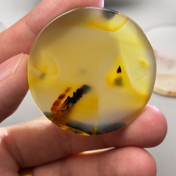 玛瑙/玉髓颈饰未镶嵌行**水