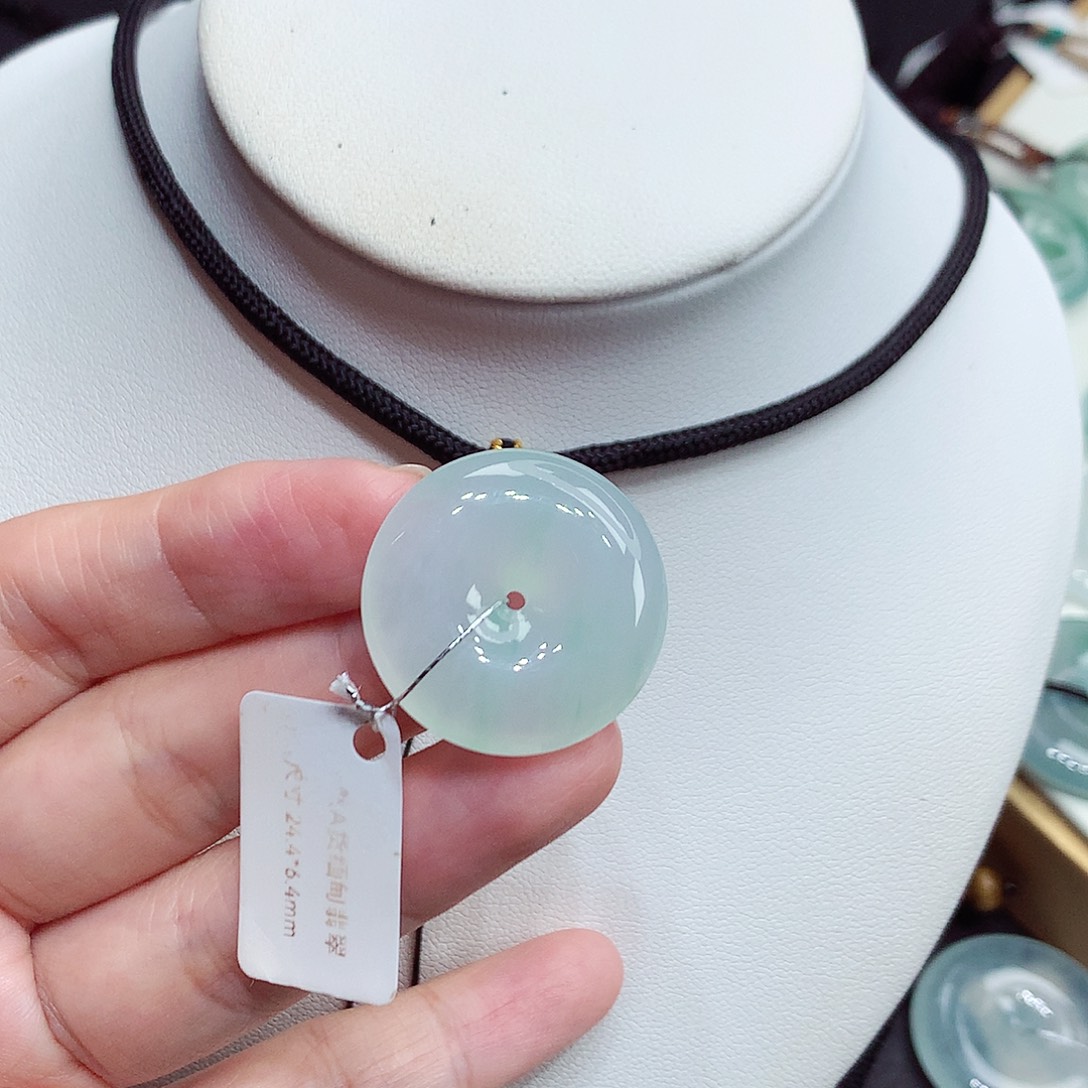 翡翠未镶嵌颈饰编号6，24.4/6.4