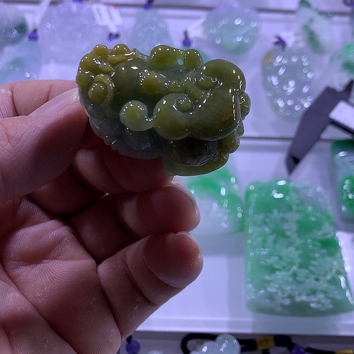 翡翠未镶嵌颈饰天然翡翠A货吊坠