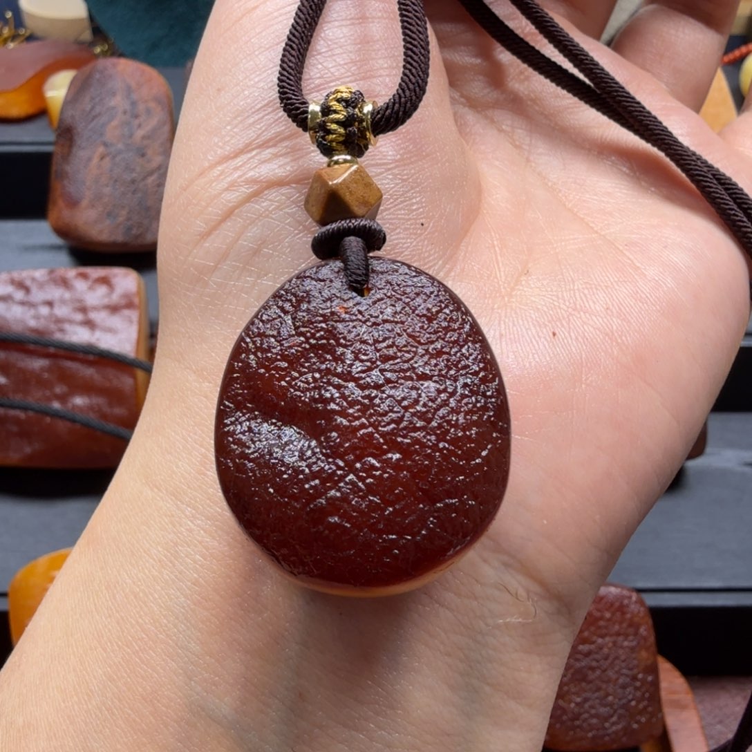 琥珀吊坠(赠链)未镶嵌