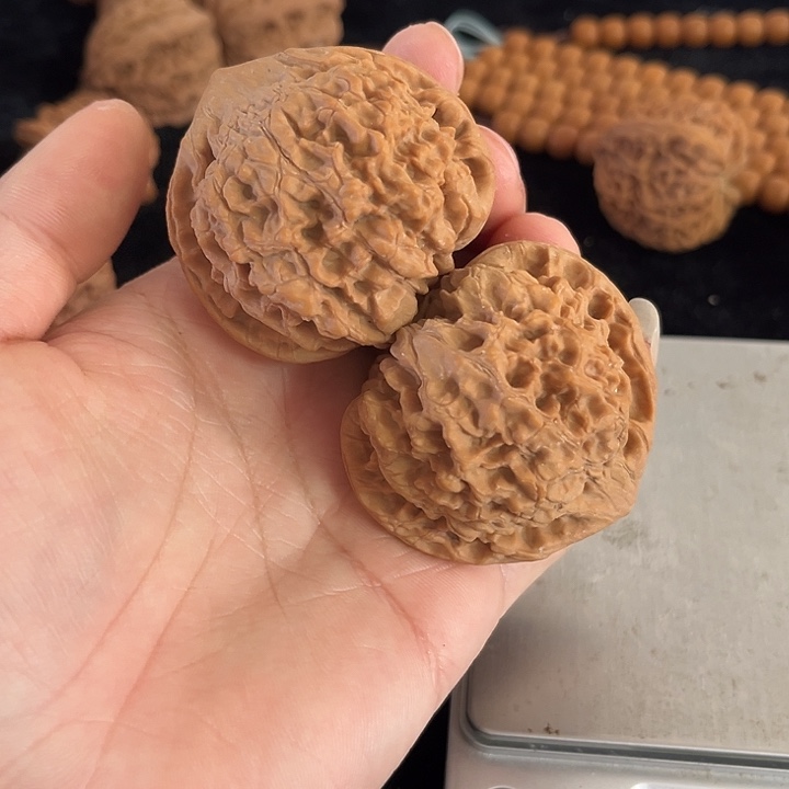 文玩核桃把件50左右练手对官帽，编号011