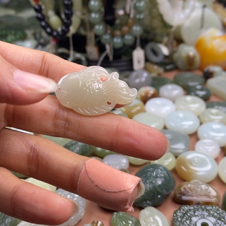 和田玉未镶嵌颈饰予