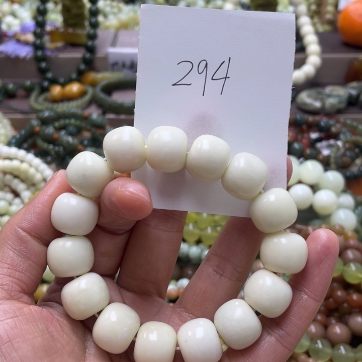 未镶嵌蛇纹石玉手链