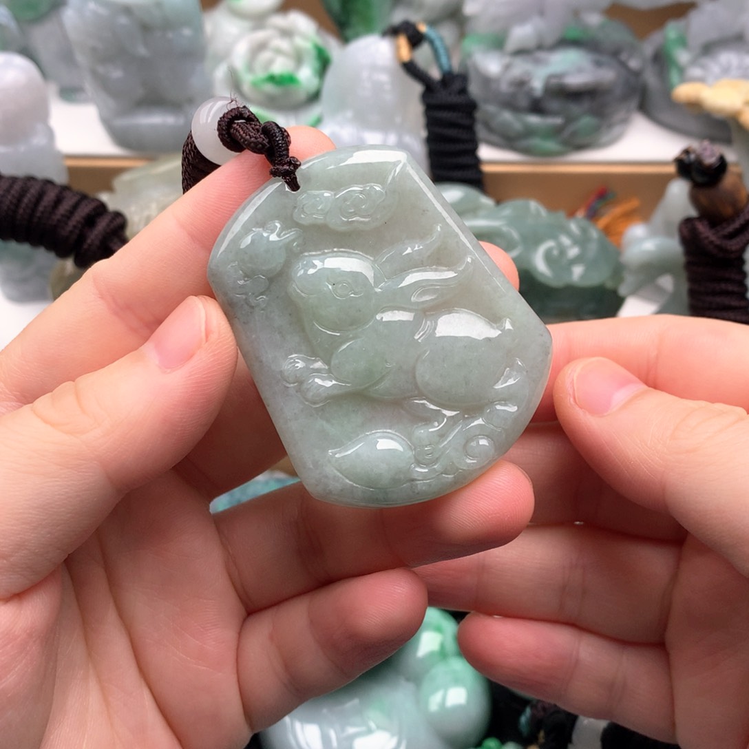 吊坠(不含链)未镶嵌翡翠