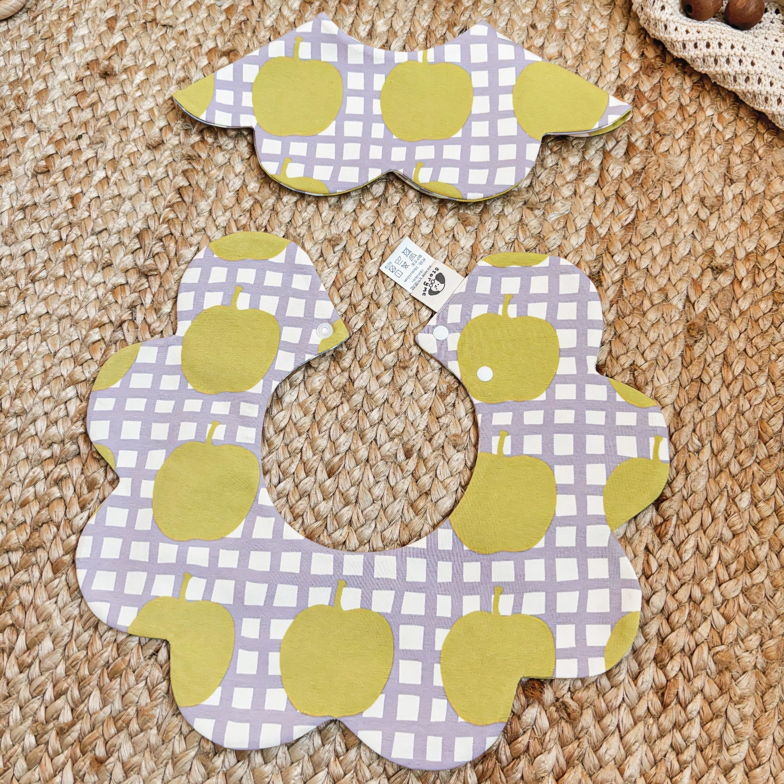 [y253]紫格子绿苹果口水巾围兜新生儿防吐奶柔软透气可爱ins风