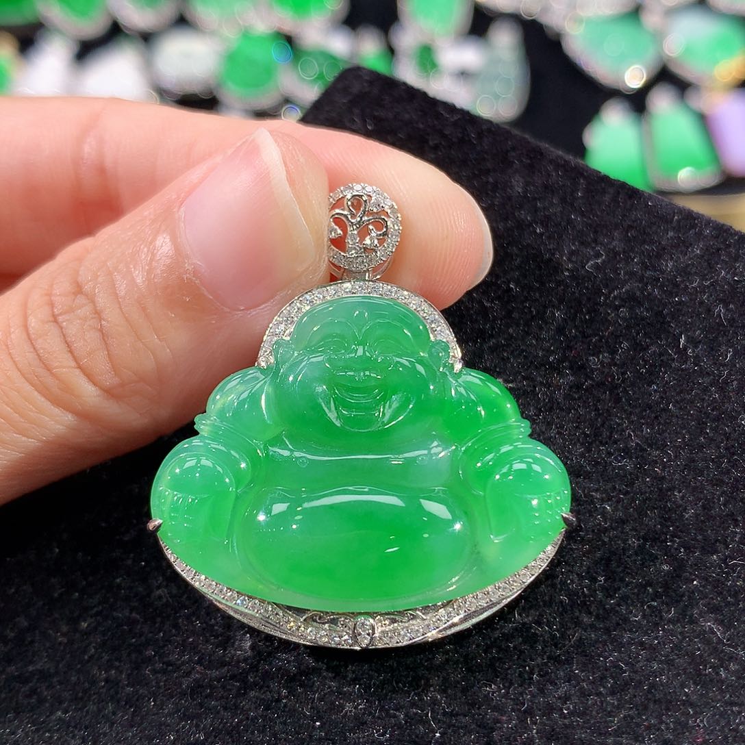 翡翠18K金镶嵌颈饰