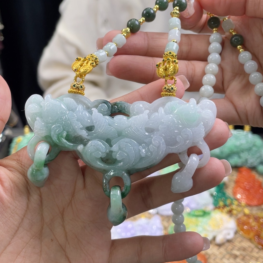 翡翠颈饰未镶嵌代编织