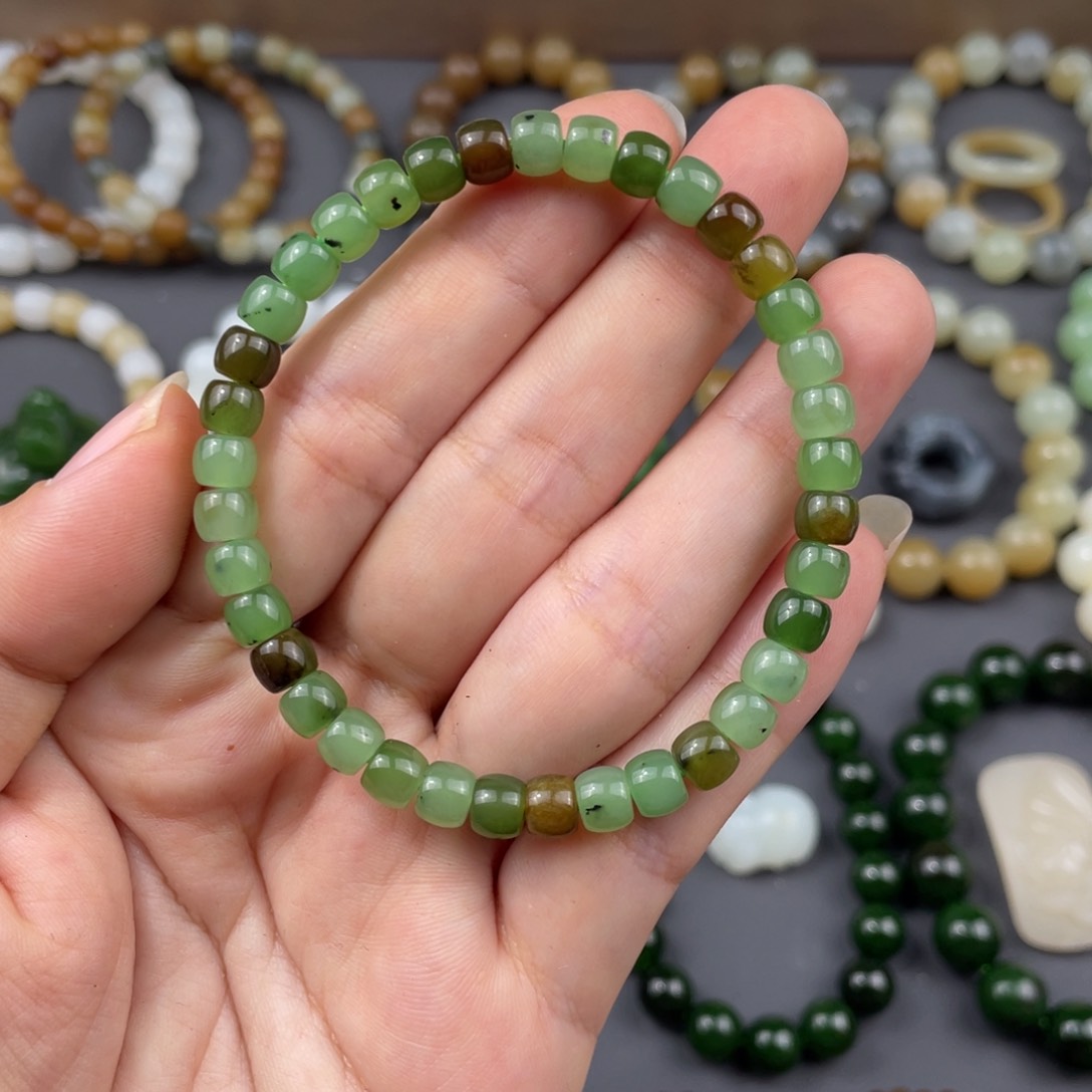和田玉未镶嵌手串